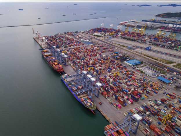 Seaport and maritime activity